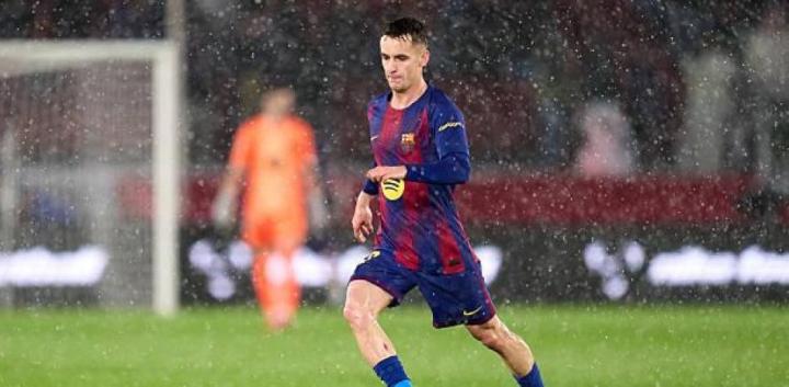  转会传闻再起波澜，卡萨多选择坚守；巴萨中场未来仍待书写。 体育新闻 转会传闻再起波澜，卡萨多选择坚守；巴萨中场未来仍待书写。 体育新闻