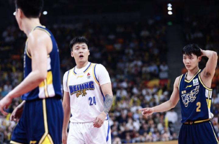 京粤战场的秘密:职业球员转会后的生存进化法则 体育新闻 京粤战场的秘密:职业球员转会后的生存进化法则 体育新闻