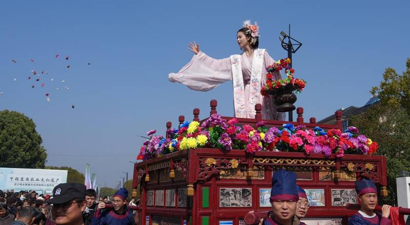  沉浸式民俗体验：模块化运营与文旅消费场景的深度耦合机制 IT技术