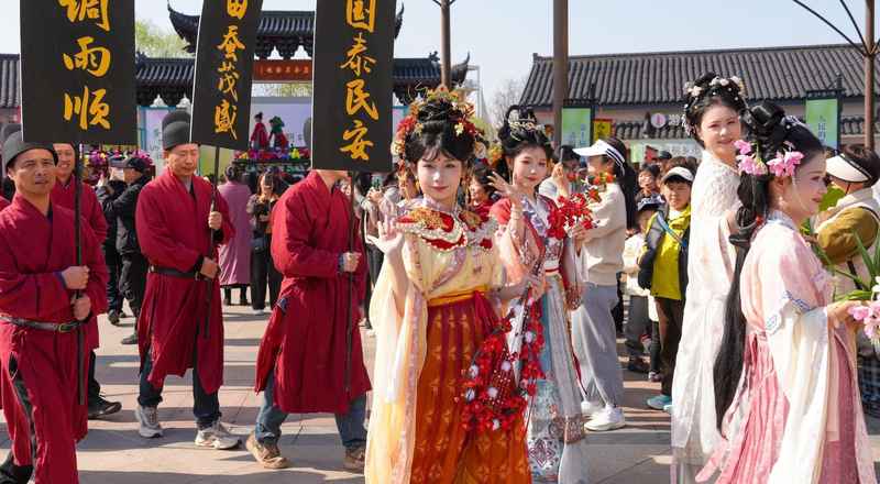  沉浸式民俗体验：模块化运营与文旅消费场景的深度耦合机制 IT技术