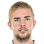 职场着装的陈旧枷锁:为何电视解说仍被刻板印象绑架? 新闻