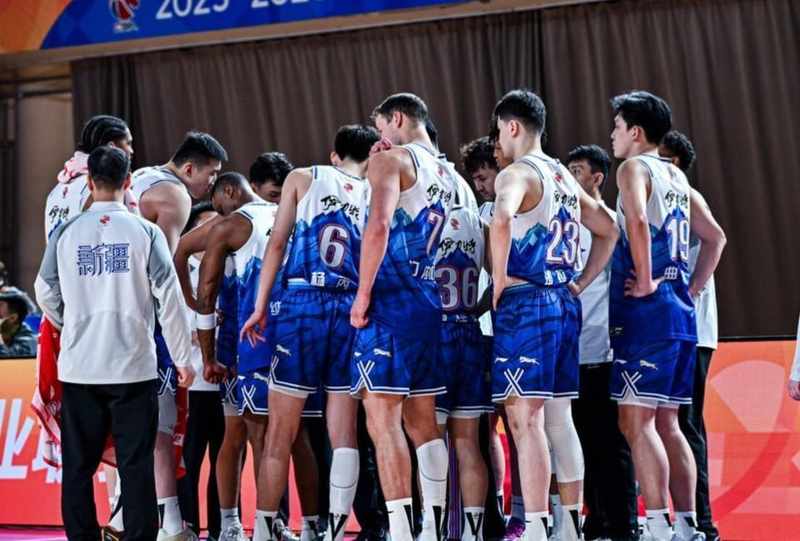 战术困局与体系失衡:新疆男篮沉沦背后的深度技术剖析 体育新闻