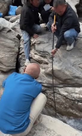  虎跳峡激流救援亲历者自述：40厘米的距离，为何成了生与死的鸿沟 新闻