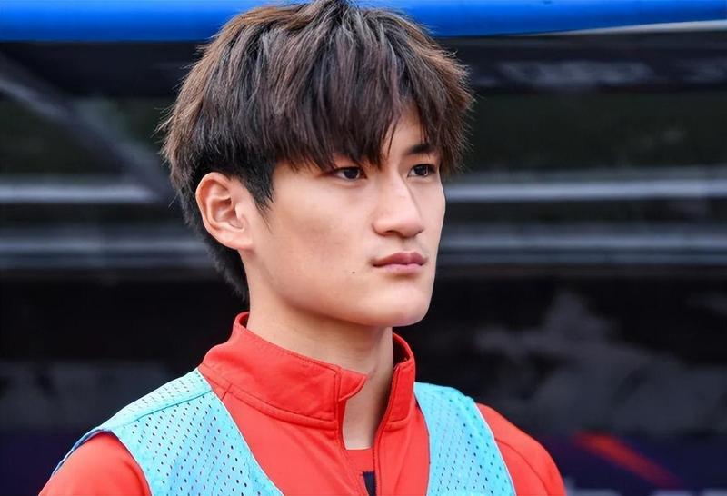  加布里埃尔伤退背后的战术困局：海港锋线重组的三条技术路径 体育新闻